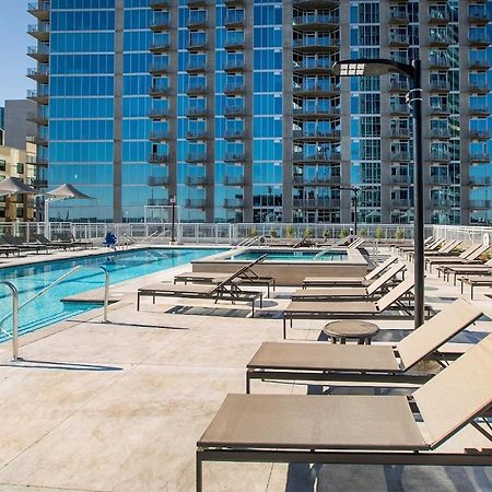 Placemakr Premier SoBro Nashville Extérieur photo The pool at the Ritz-Carlton, Downtown, Los Angeles