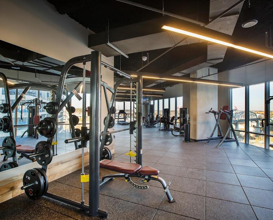 Placemakr Premier SoBro Nashville Extérieur photo The gym at the 100th floor