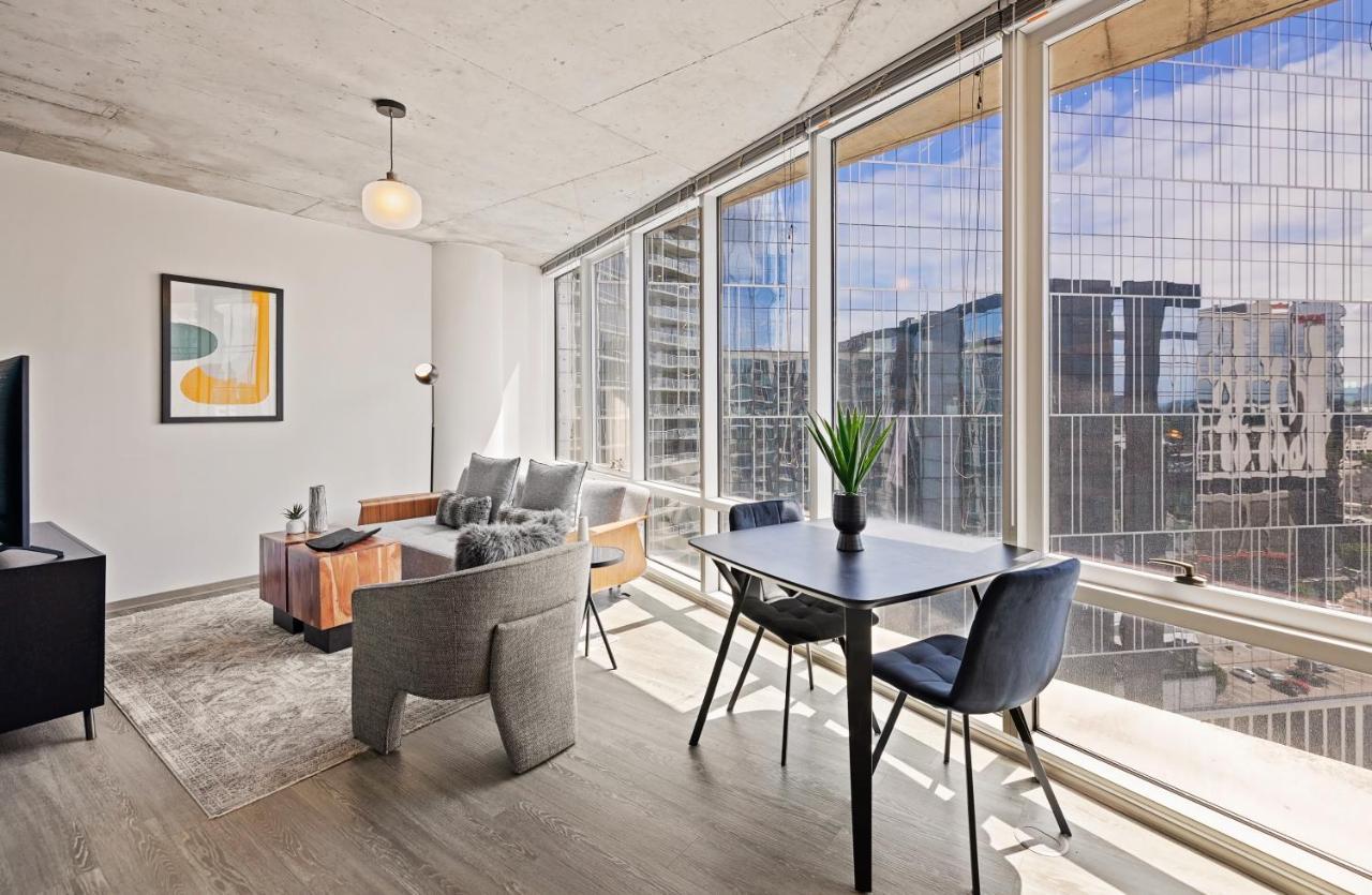 Placemakr Premier SoBro Nashville Extérieur photo A staged apartment