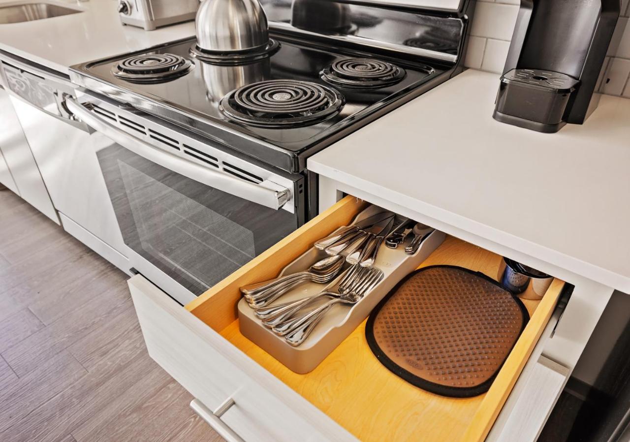 Placemakr Premier SoBro Nashville Extérieur photo A kitchen drawer
