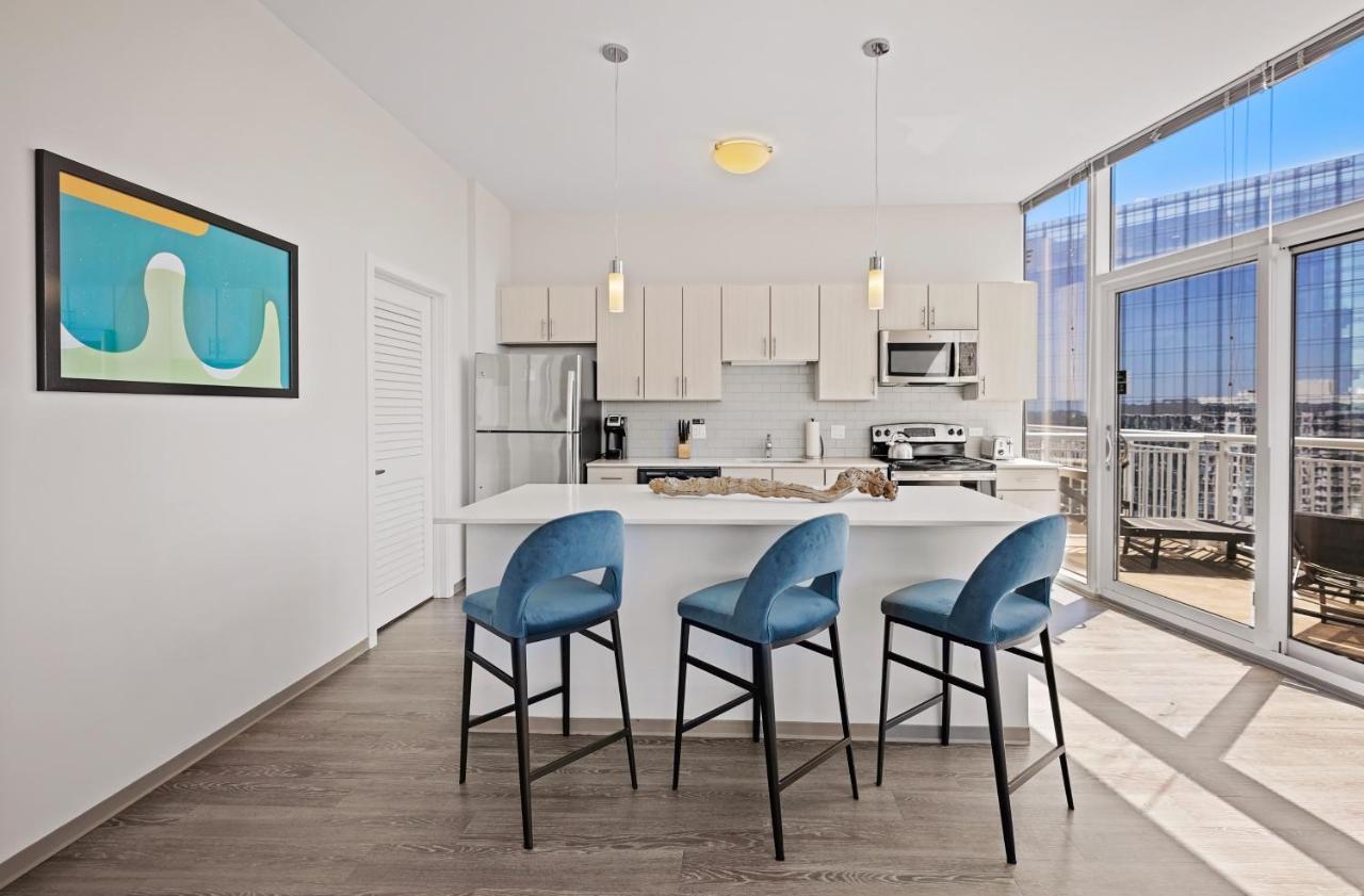Placemakr Premier SoBro Nashville Extérieur photo The kitchen in a typical apartment