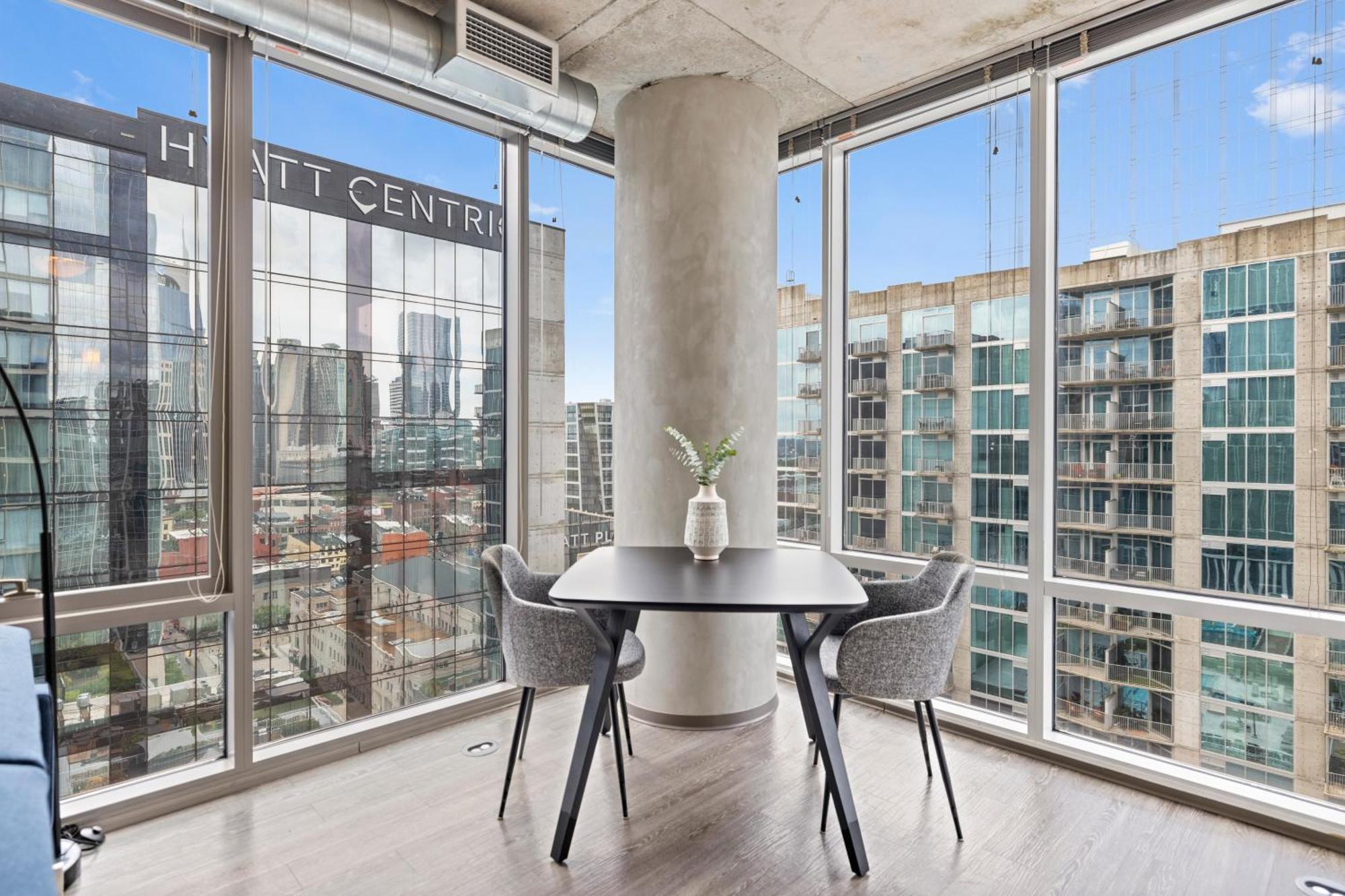 Placemakr Premier SoBro Nashville Extérieur photo Hunt Center