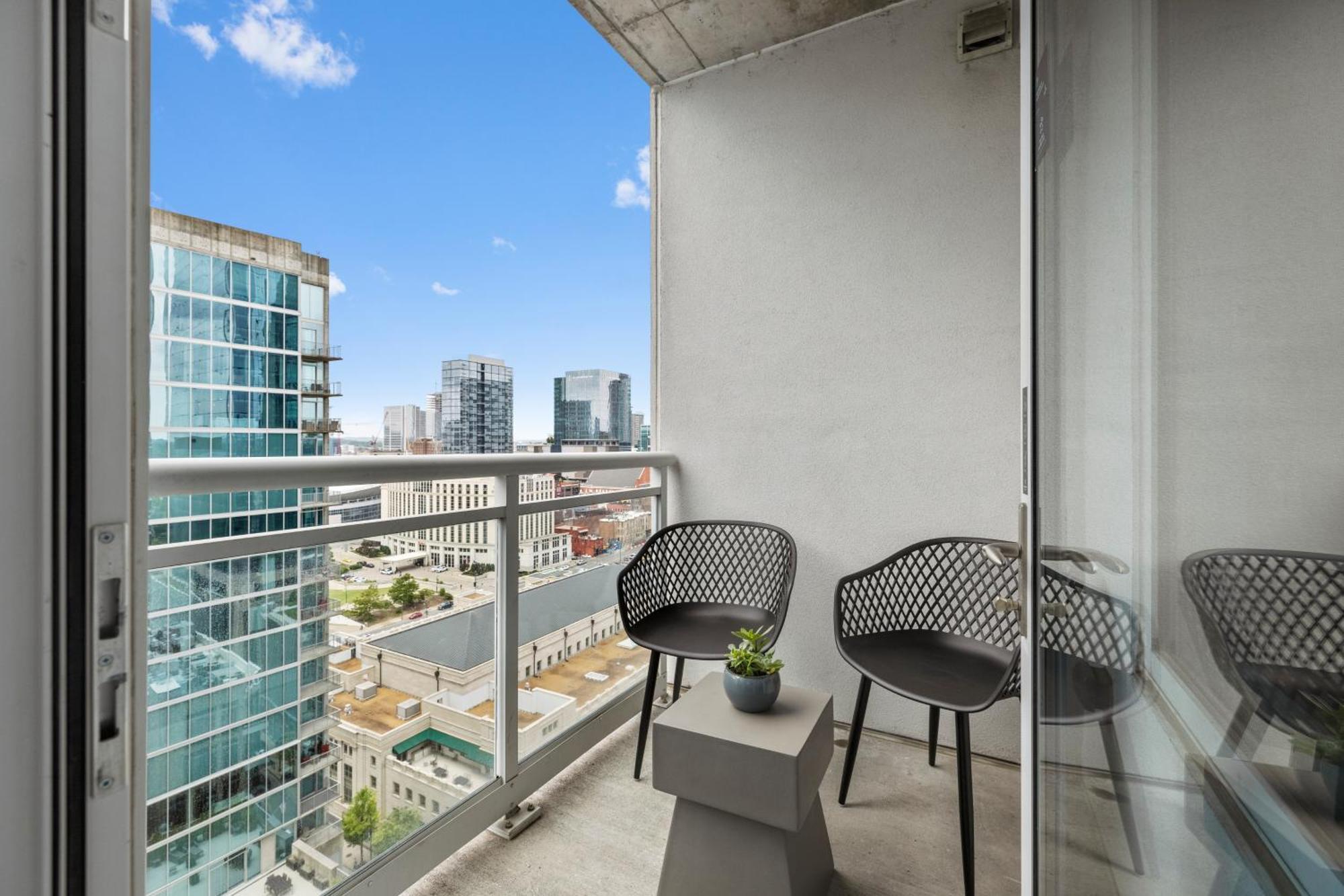 Placemakr Premier SoBro Nashville Extérieur photo Balcony
